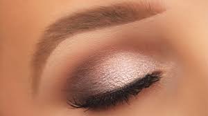 37. The Ultimate Guide to Accomplish the Perfect Smokey Eye Makeup